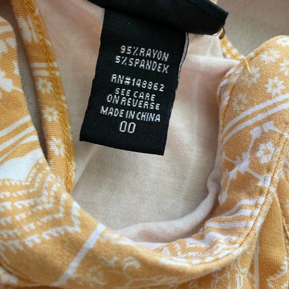 Torrid Yellow & White Border Cutaway Tank Floral Stripe Size 00 (M/L10) - Picture 7 of 10